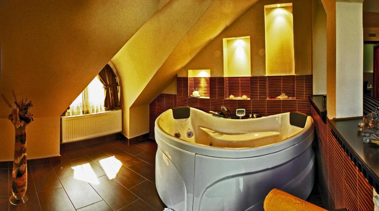 Hotel Vila Lago Palic Ngoại thất bức ảnh