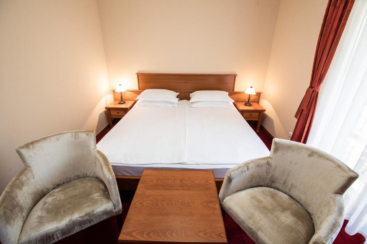 Hotel Vila Lago Palic Ngoại thất bức ảnh