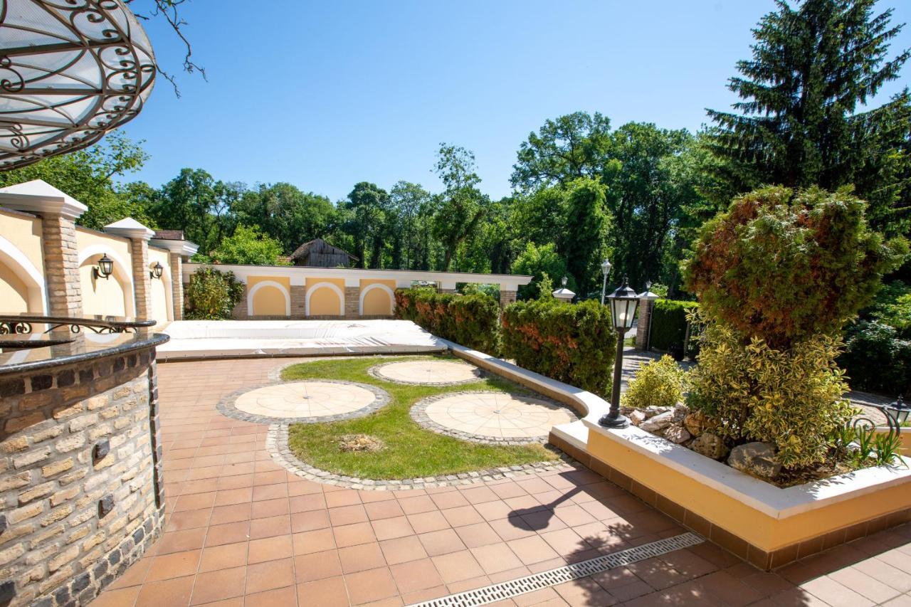 Hotel Vila Lago Palic Ngoại thất bức ảnh