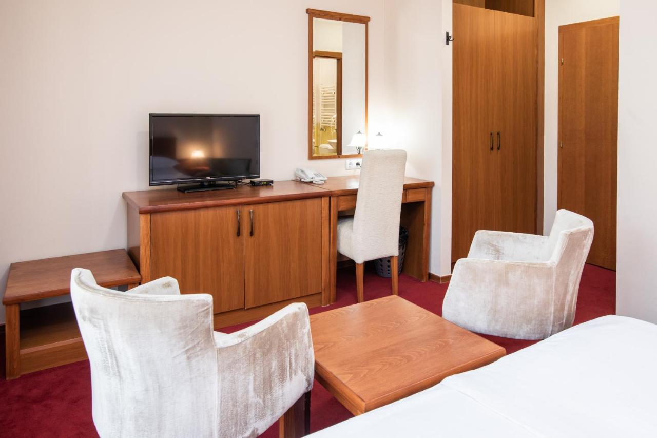 Hotel Vila Lago Palic Ngoại thất bức ảnh