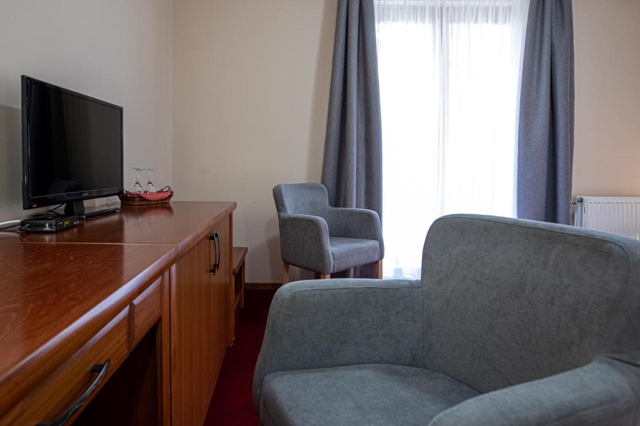 Hotel Vila Lago Palic Ngoại thất bức ảnh