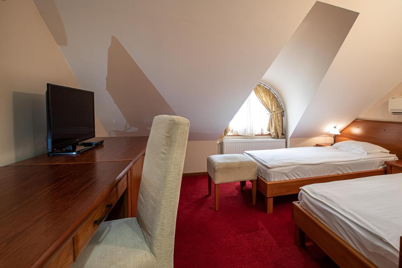 Hotel Vila Lago Palic Ngoại thất bức ảnh