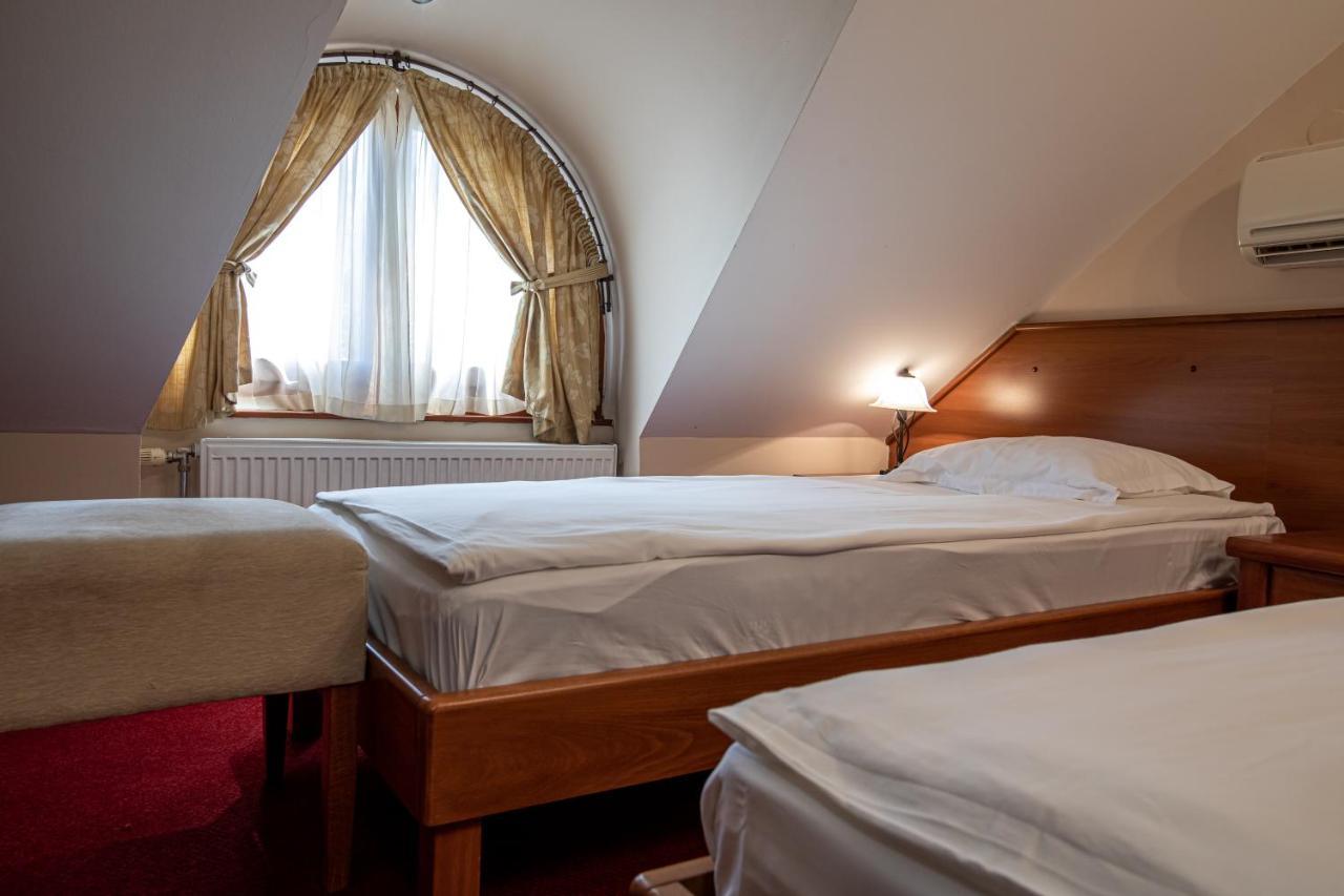 Hotel Vila Lago Palic Ngoại thất bức ảnh