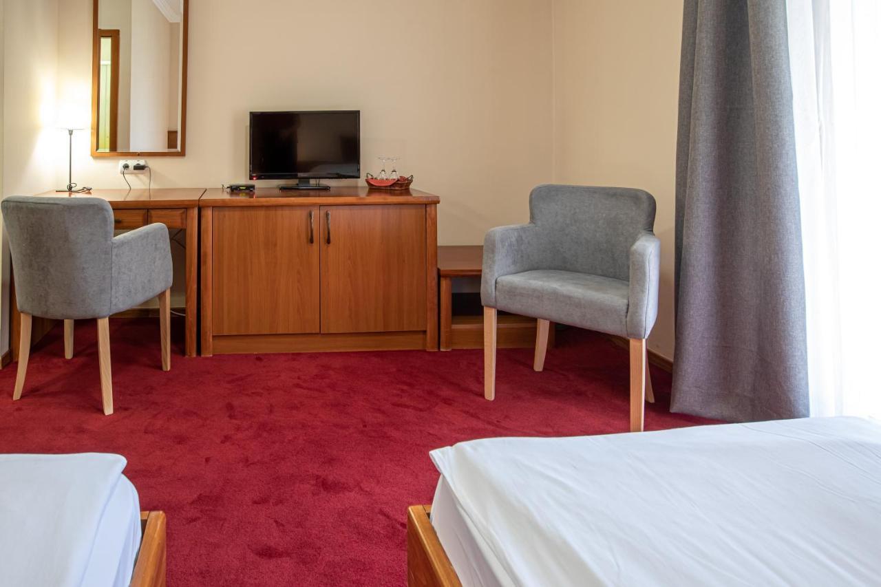Hotel Vila Lago Palic Ngoại thất bức ảnh