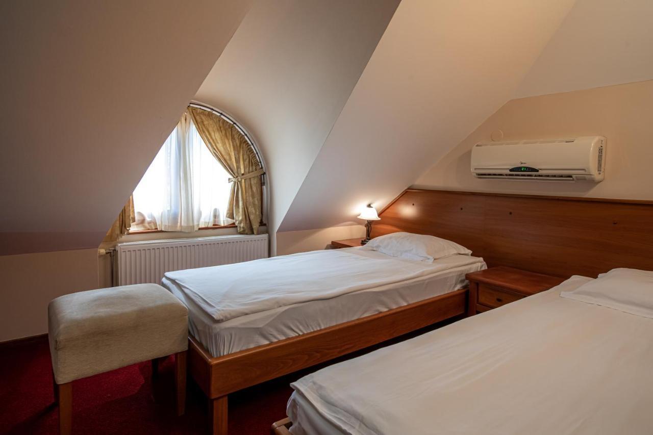 Hotel Vila Lago Palic Ngoại thất bức ảnh