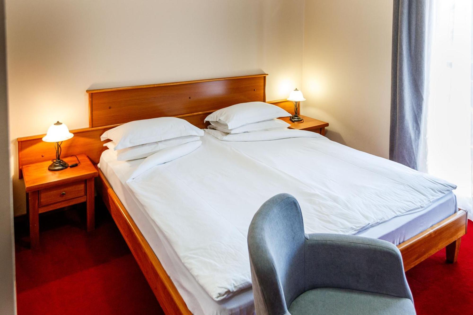 Hotel Vila Lago Palic Ngoại thất bức ảnh